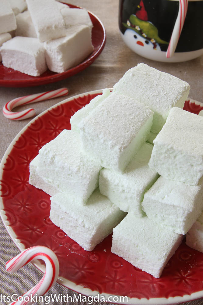 Peppermint and vanilla marshmallows on red plates