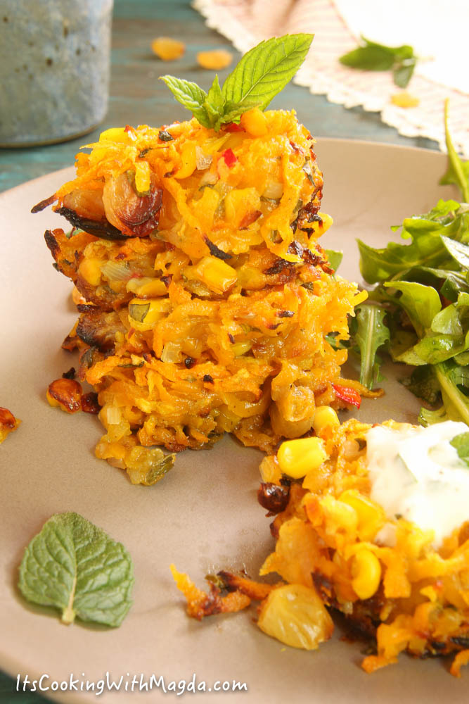 Baked butternut squash cakes with mint and curry powder