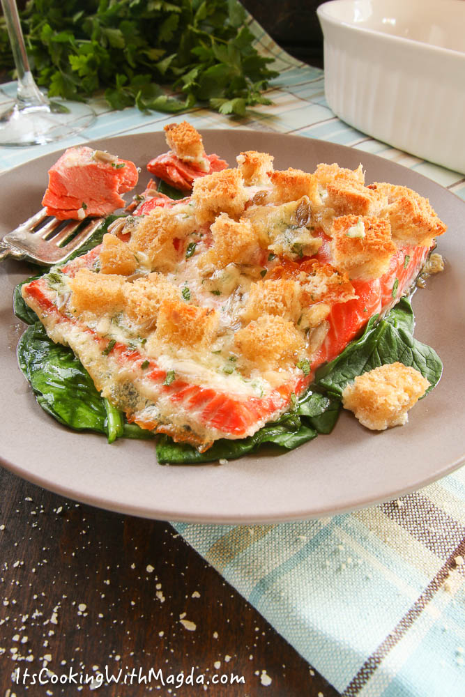 Baked salmon with herbed cheese and croutons