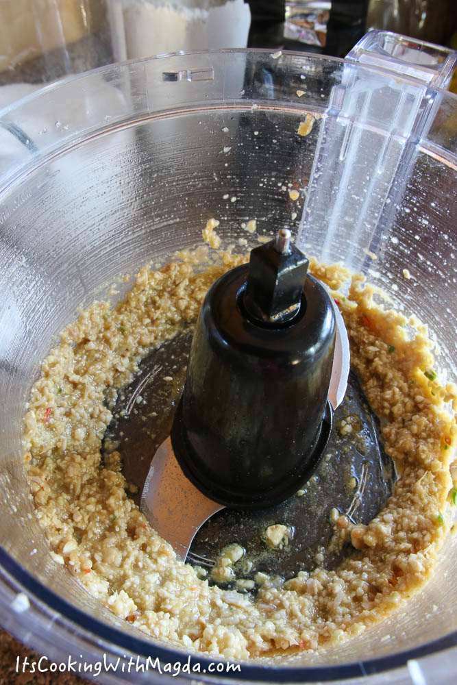 cashew and aromatic paste